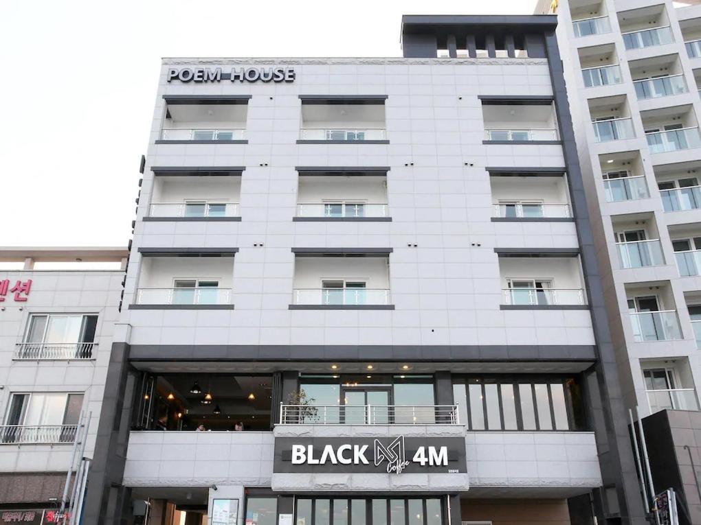 Aparthotel Poem House à Jeju Extérieur photo