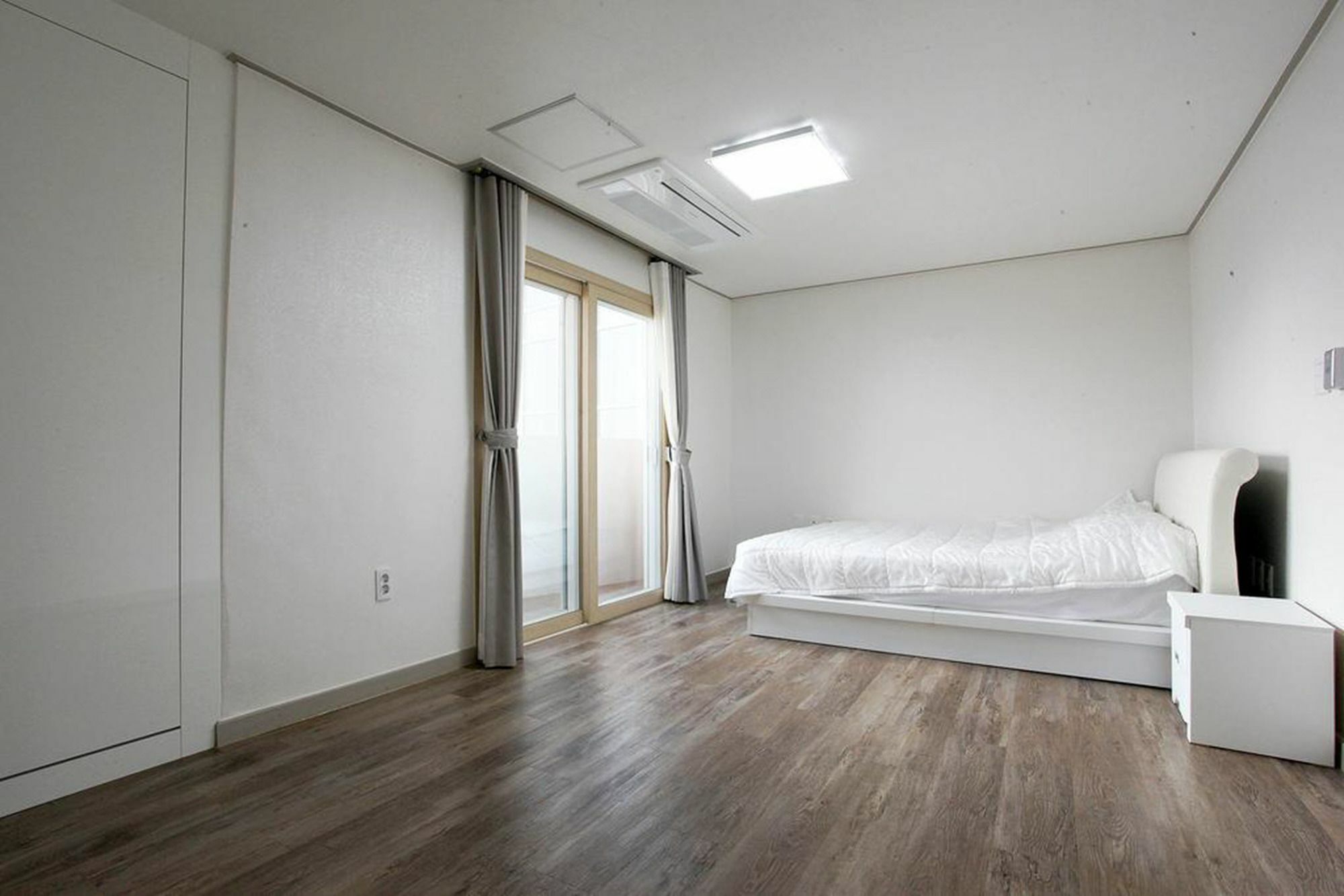 Aparthotel Poem House à Jeju Extérieur photo